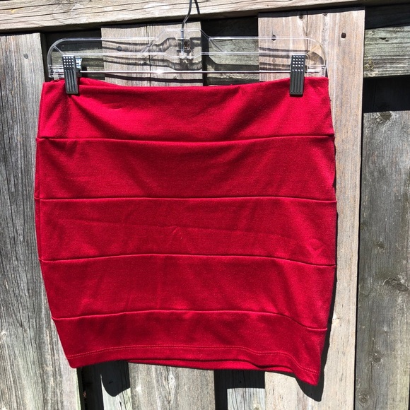 Nollie Dresses & Skirts - 🔥BOGO FREE - Red bodycon skirt knit